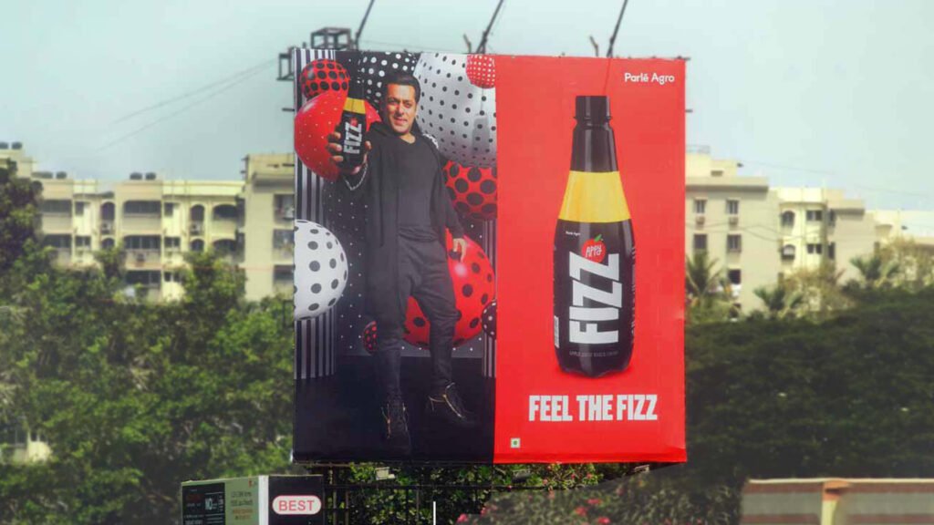 OOH advertiser  delivers dynamic, targeted, and interactive content on digital screens in high-traffic locations.