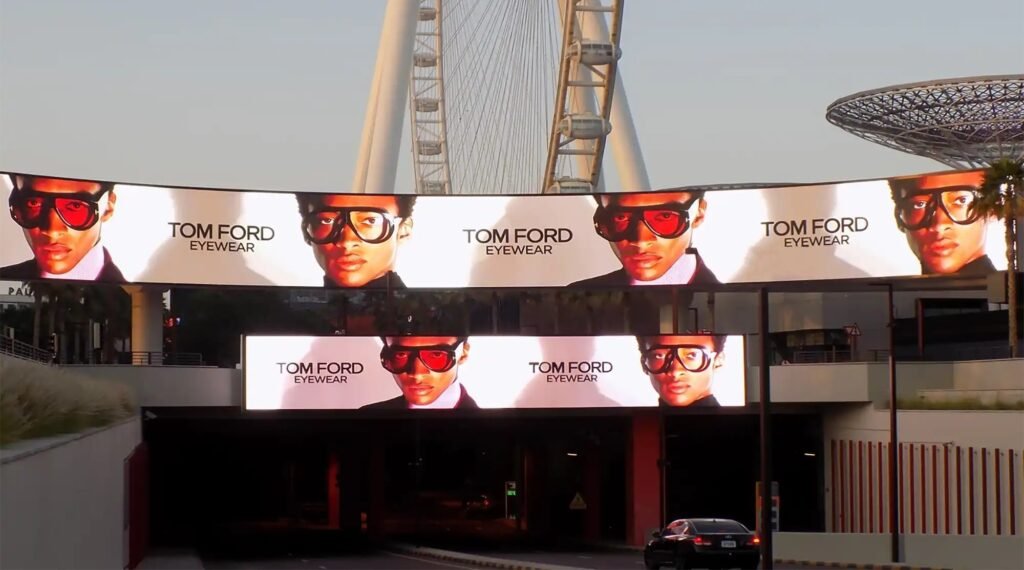 Al Ain DOOH Network using curved LED screens for immersive outdoor brand storytelling near major landmarks