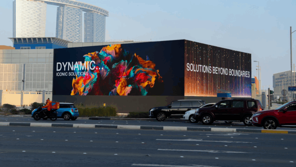 Highway DOOH Screens Sharjah offering large-scale digital advertising visibility